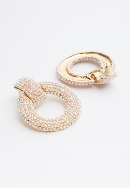 Superbalist - Faux pearl hoop earrings - white & gold