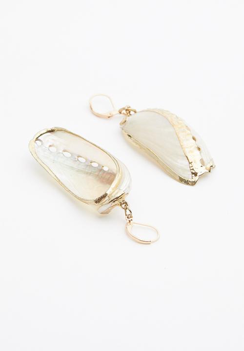 Superbalist - Shell shape earrings - gold & white