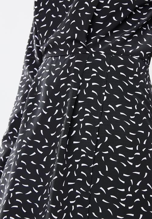 edit - Long sleeve crepe pleat front suit dress - black & white 