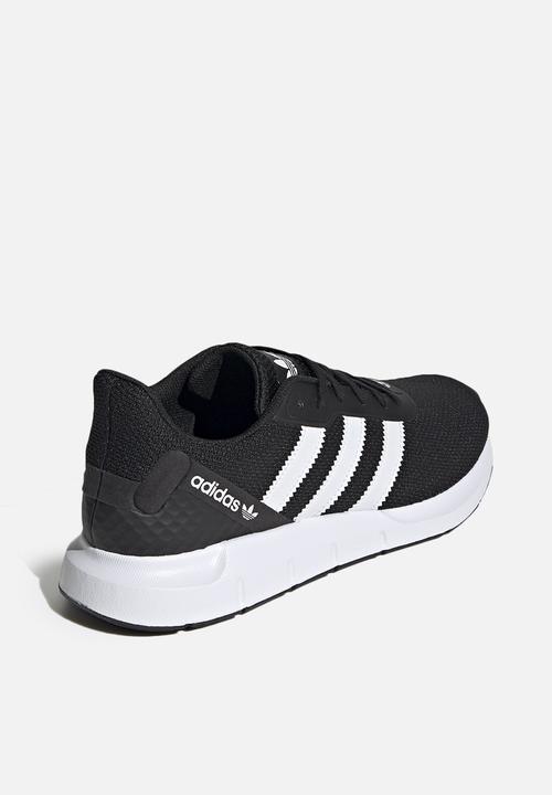 adidas Originals - Swift Run RF - core black / ftwr white