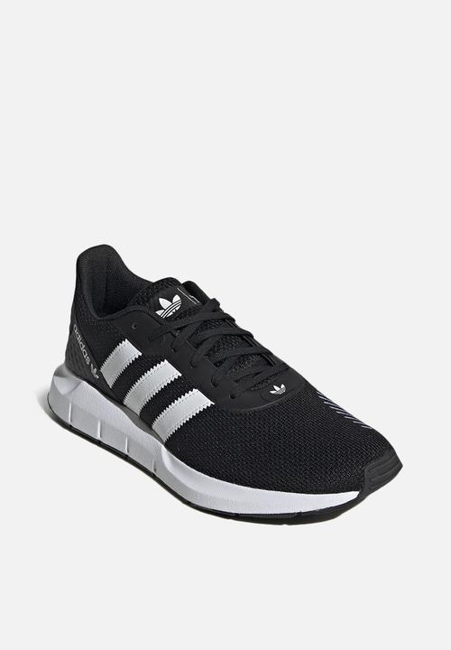 adidas Originals - Swift Run RF - core black / ftwr white
