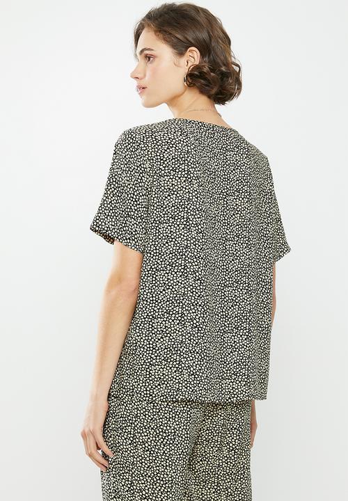 Jacqueline de Yong - Starr life short sleeve top - black & cream 