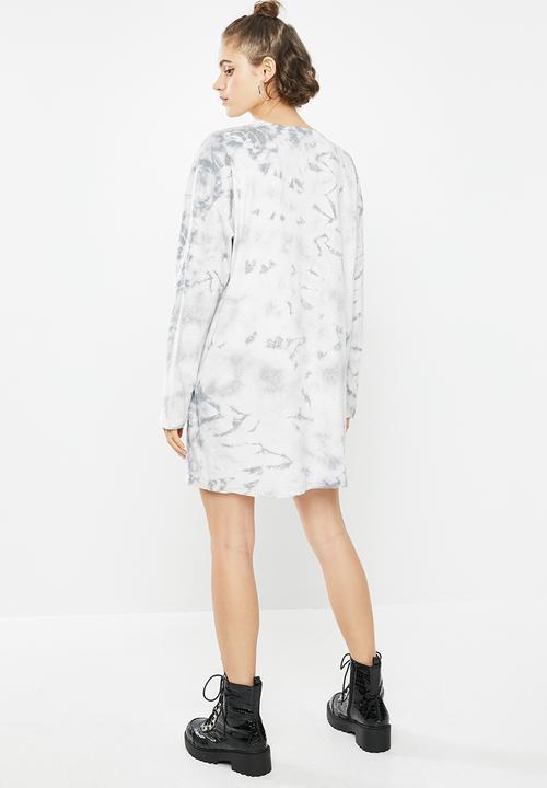 Missguided - Tie dye long sleeve T-shirt dress - nude & grey 