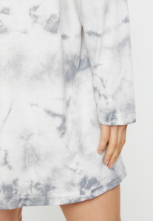 Missguided - Tie dye long sleeve T-shirt dress - nude & grey 