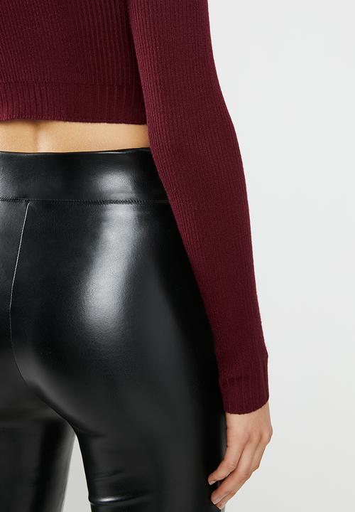 Missguided - Basic roll neck rib knitted crop top - burgundy