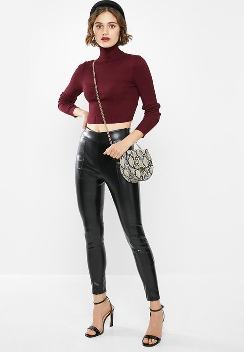 Missguided - Basic roll neck rib knitted crop top - burgundy