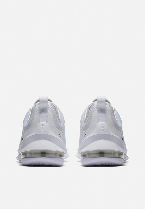 Nike - Air Max Axis - white / black