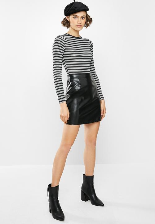 Missguided - Ribbed striped crew neck long sleeve bodysuit - black & white