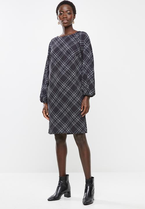 edit - Cuffed balloon sleeve shift dress - black & white 