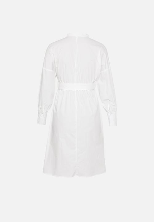 Missguided - Petite poplin self-belt midi dress - white