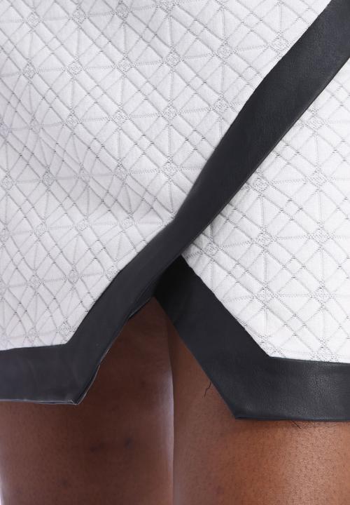 Vero Moda - Nori Short Skirt