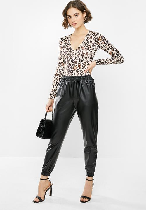 Missguided - Soft touch V-neck long sleeve bodysuit - brown