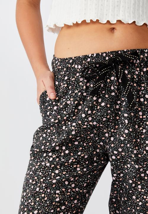 Cotton On - Flannel sleep pant - field daisy & black