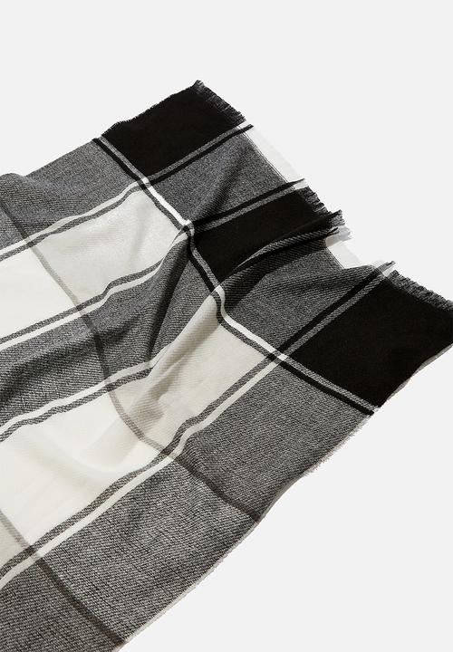 Rubi - Mya mid weight scarf - black and white check