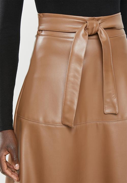 MILLA - Paneled pu circle skirt - tan