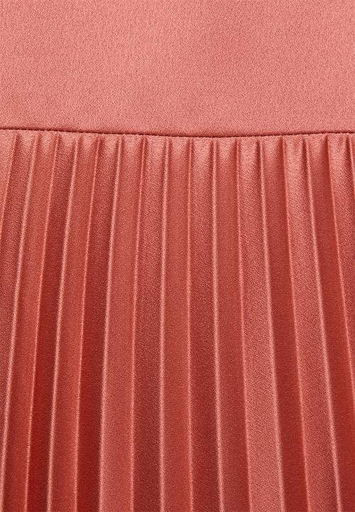 MILLA - Pleated midi dress - rust 