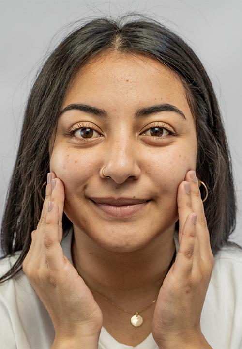 essence - Prime+ Studio Mattifying + Pore Minimizing Primer