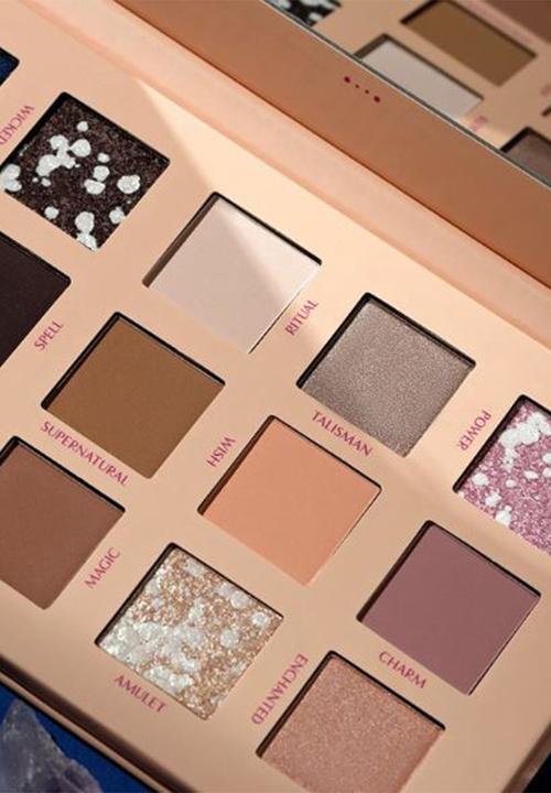 essence - Witch side eyeshadow palette