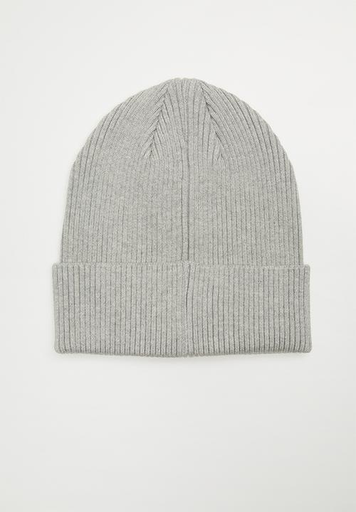 S.P.C.C - Belmont embroidered badge beanie - grey 
