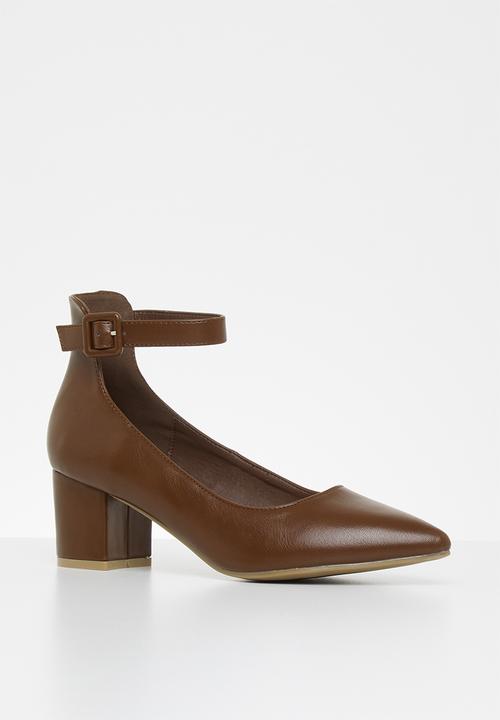 Jada - Brush pu heel - brown