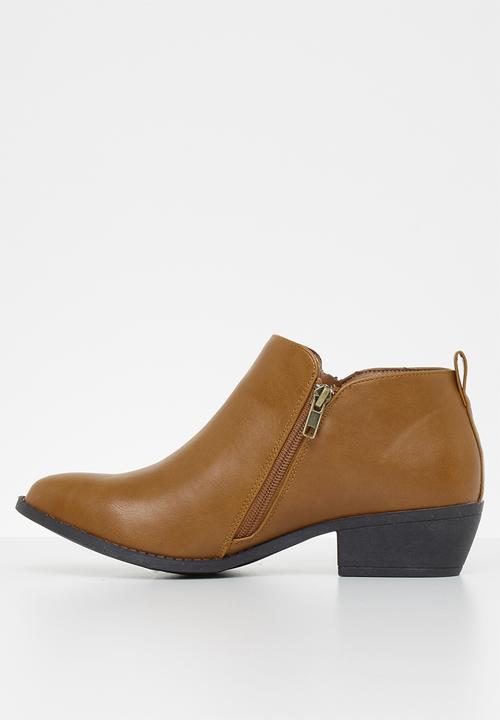 Jada - Side zip bootie - tan