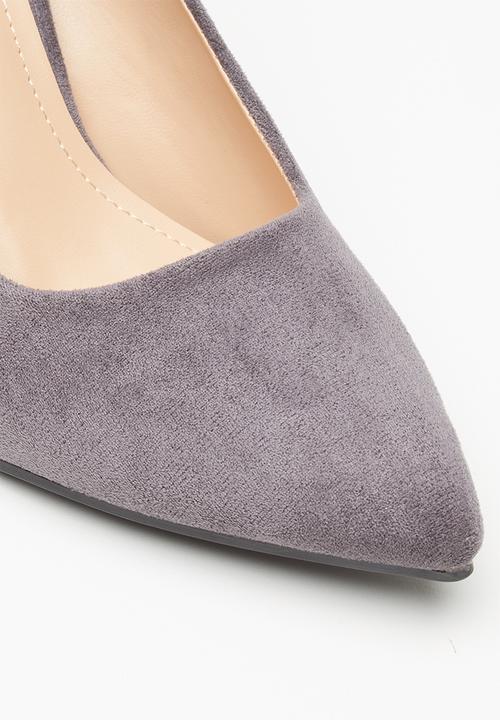 Jada - Faux suede court - grey