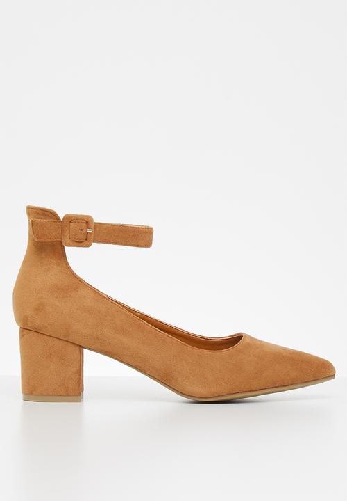 Jada - Faux suede heel - brown