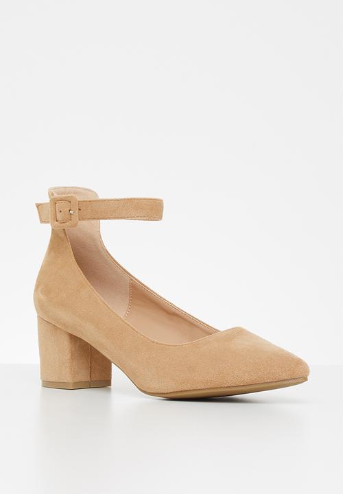 Jada - Faux suede heel - beige