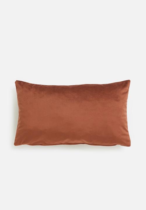 Hertex Haus - Outdoor velvet cushion cover - nutmeg