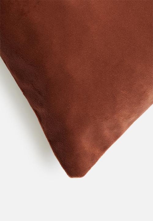 Hertex Haus - Outdoor velvet cushion cover - nutmeg