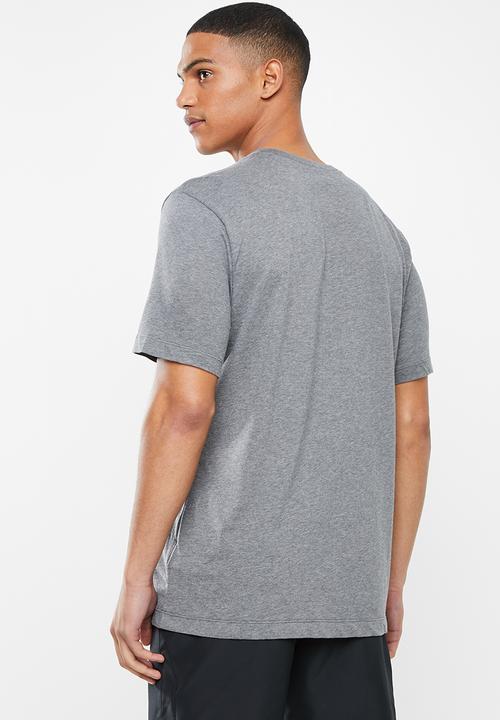Nike - Dry train short sleeve tee - grey 