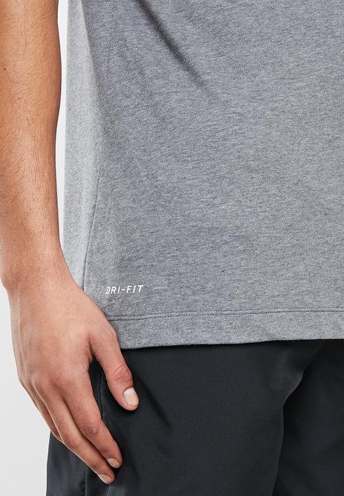 Nike - Dry train short sleeve tee - grey 