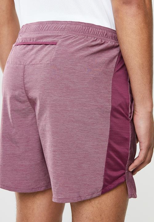 Nike - Nike challenger 7" shorts - burgundy