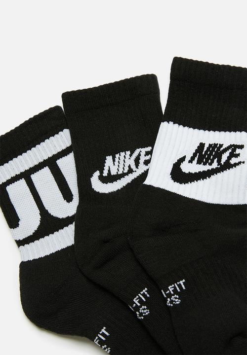 Nike - Nkb Nike block squares - black
