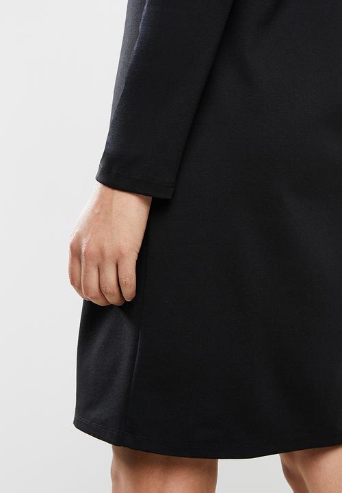 edit - Slashneck shift dress - black