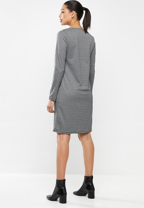 edit - Slashneck shift dress - black & white 
