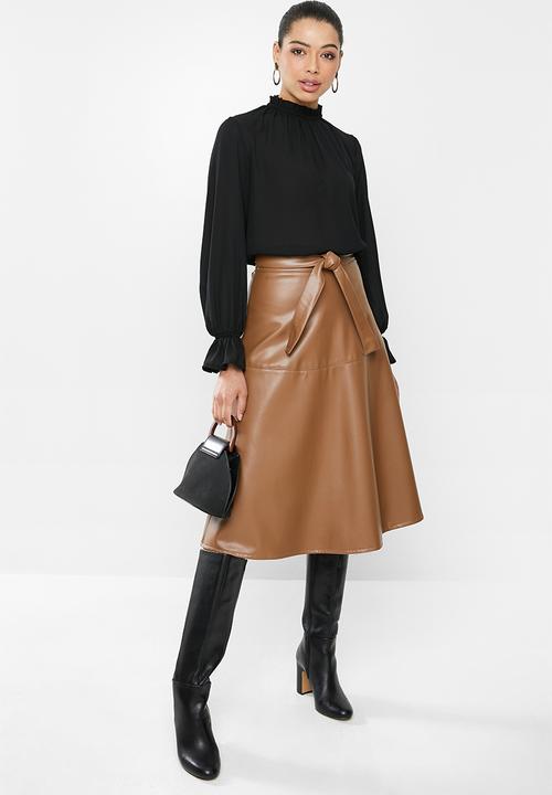 edit - Piecrust balloon sleeve blouse - black