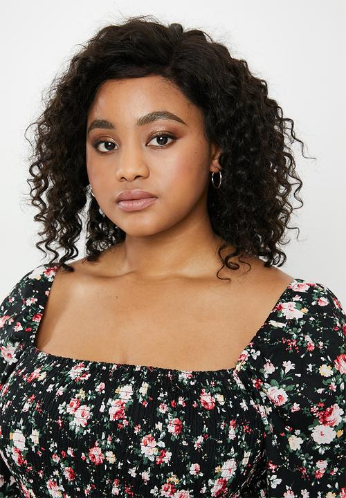 Missguided - Plus shirred body puff sleeve milkmaid top rose print - black