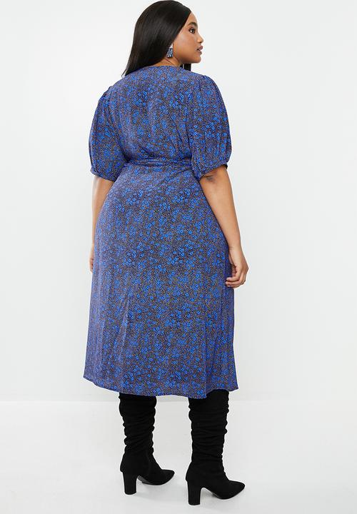 Glamorous - Plus ditsy floral midi wrap dress - blue