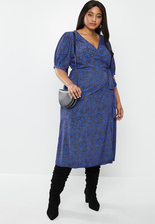 Glamorous - Plus ditsy floral midi wrap dress - blue