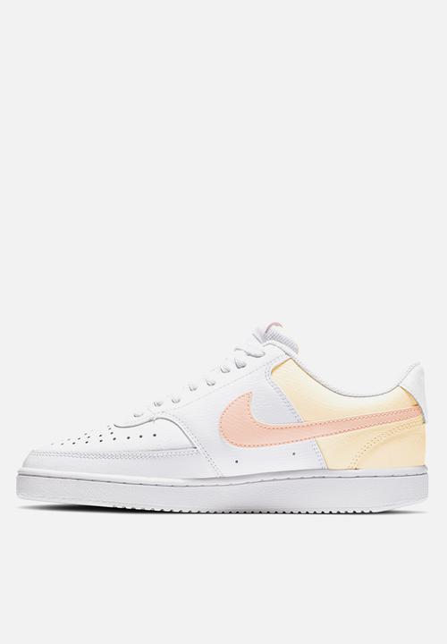 Nike - Court Vision low - white / washed coral-aura-pale ivory