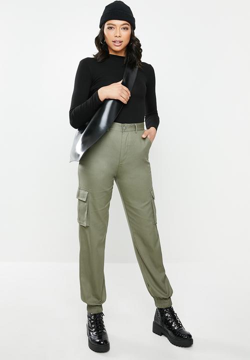 Missguided - Petite plain cargo trousers - khaki