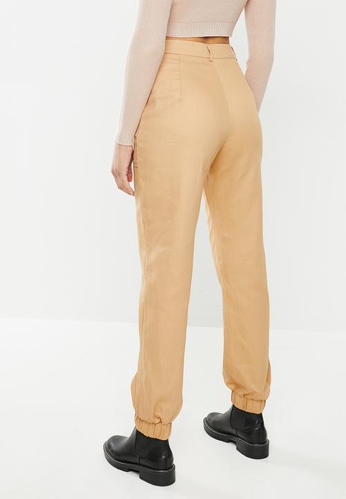 Missguided - Clean twill oversized pocket detail cargo trouser - camel