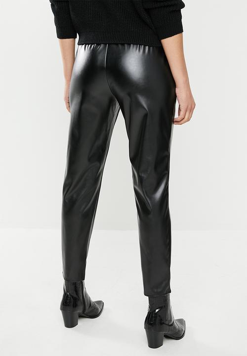 Missguided - Faux leather elasticated waist pin tuck trouser - black