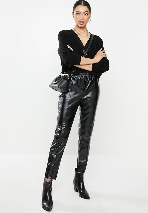 Missguided - Faux leather elasticated waist pin tuck trouser - black