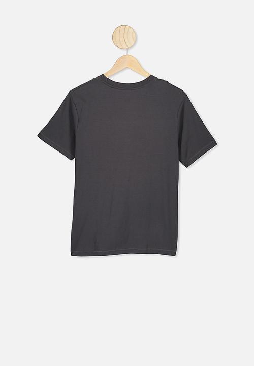 Free by Cotton On - Ash boys license tee - black 