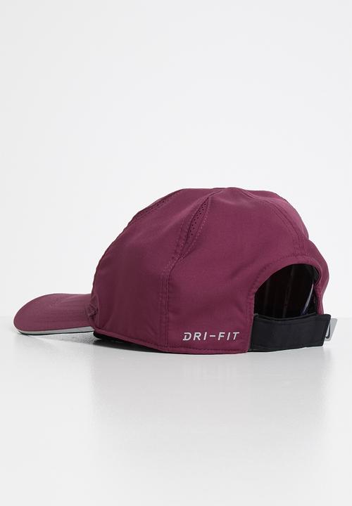 Nike - U nk dry arobill fthlt cap - villain red