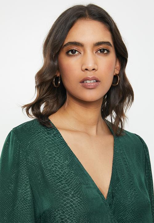 GUESS - Long sleeve Raeleana surplice top - green