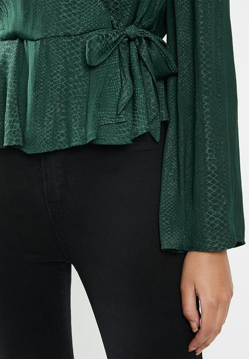 GUESS - Long sleeve Raeleana surplice top - green