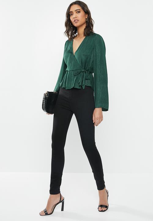 GUESS - Long sleeve Raeleana surplice top - green